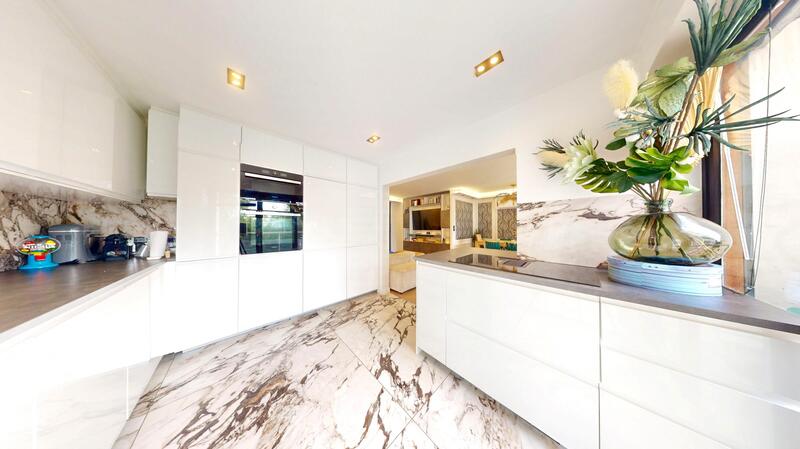 Appartement - 90 m² - 4 pièces