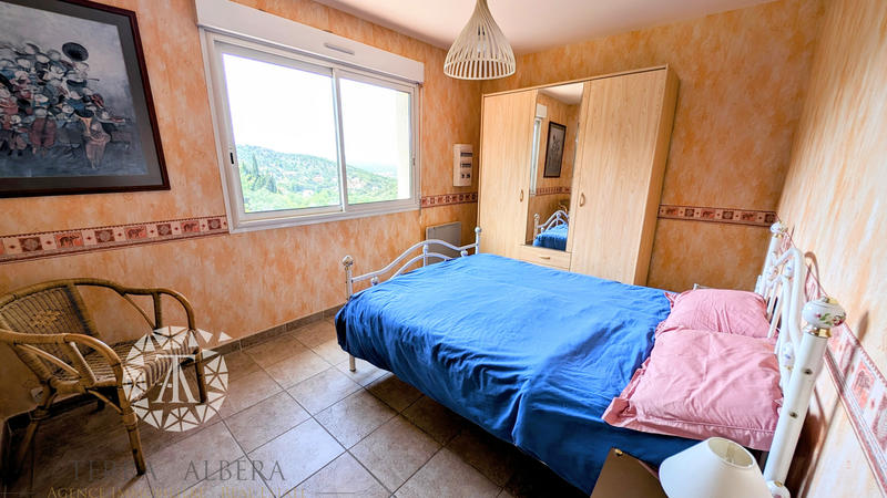 Villa - 114 m² - 11 pièces