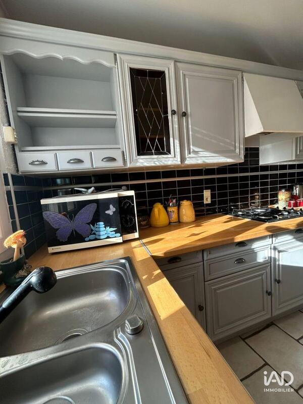 Maison - 250 m² - 6 pièces