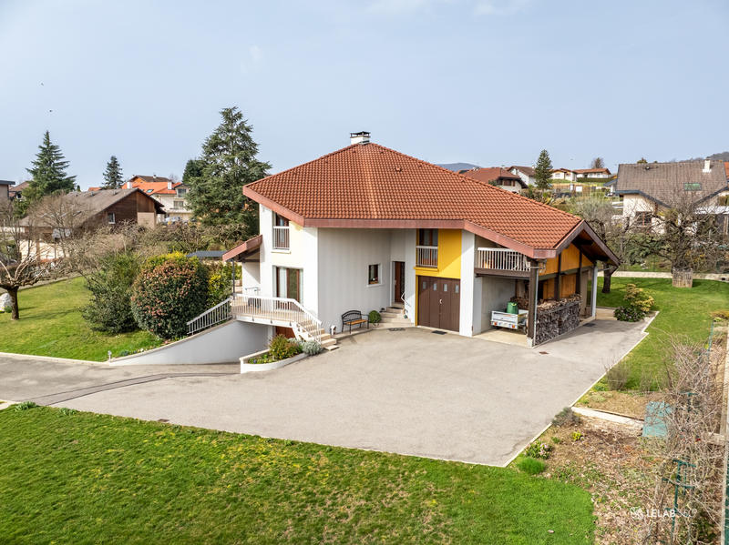 Maison - 177 m² - 6 pièces