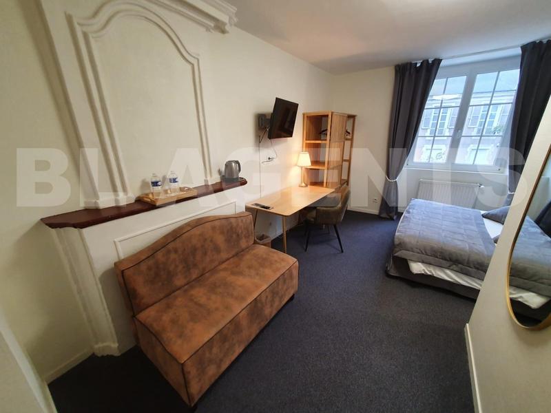 Maison - 637 m² - 20 pièces