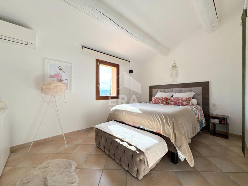 Maison - 200 m² - 7 pièces