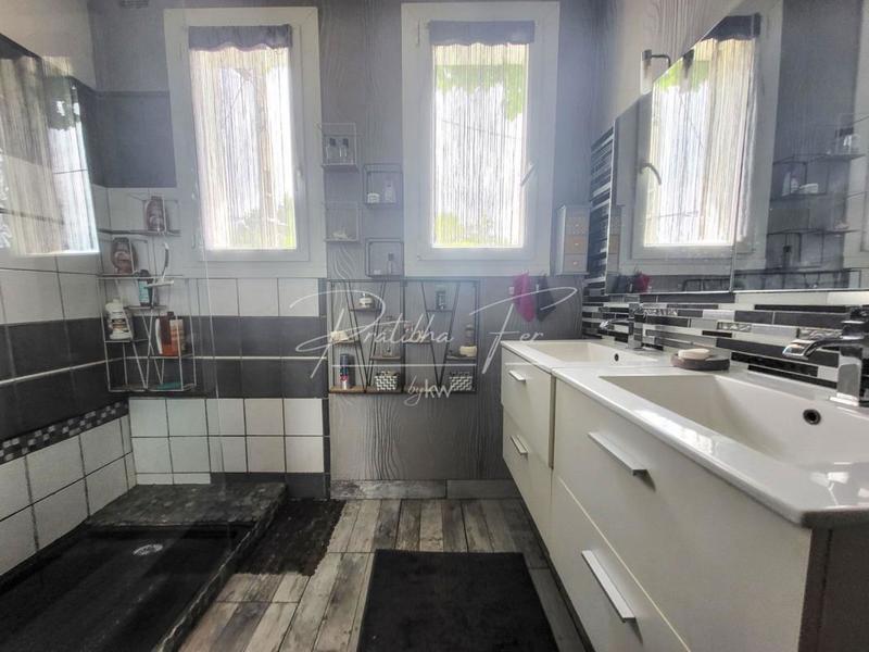 Maison - 150 m² - 6 pièces