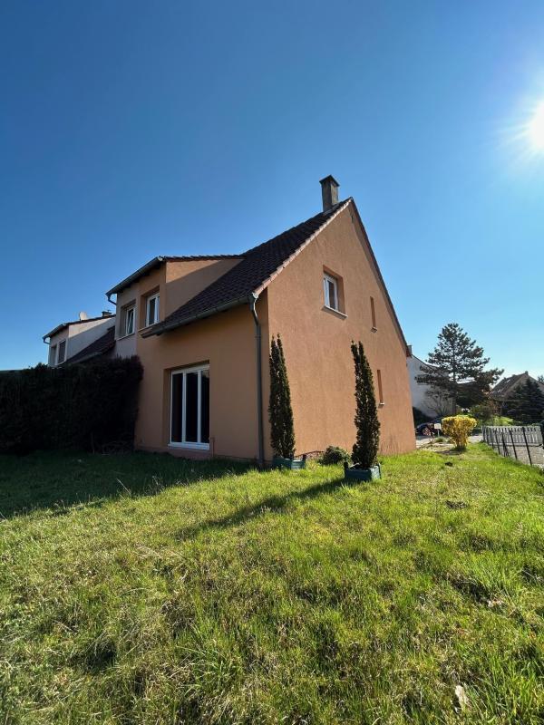 Maison jumelée - 79 m² - 4 pièces