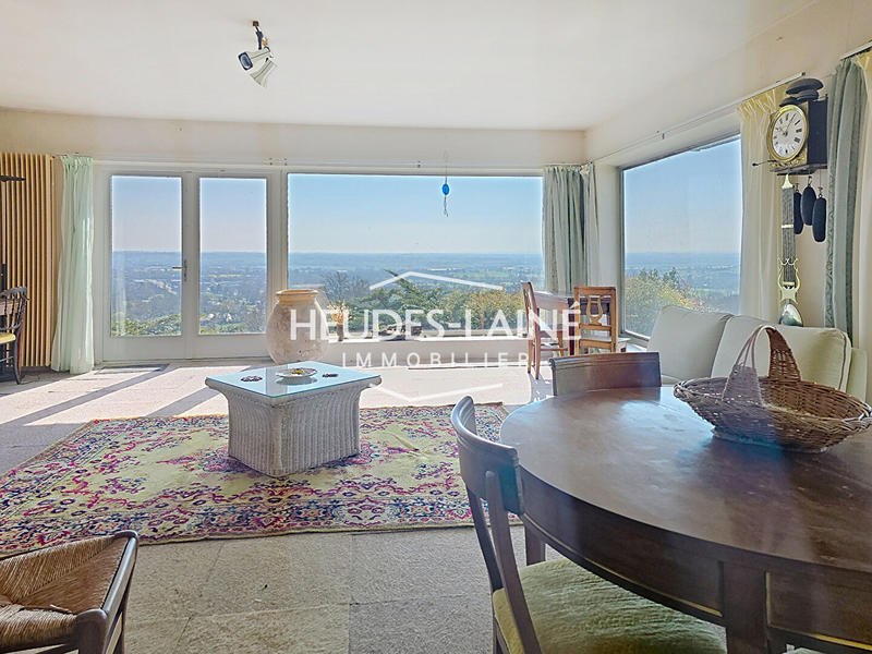 Maison - 232 m² - 7 pièces