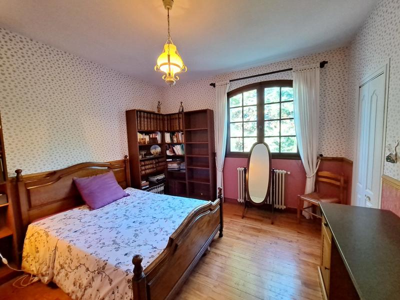 Maison - 224 m² - 9 pièces