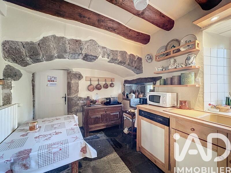 Maison - 270 m² - 11 pièces