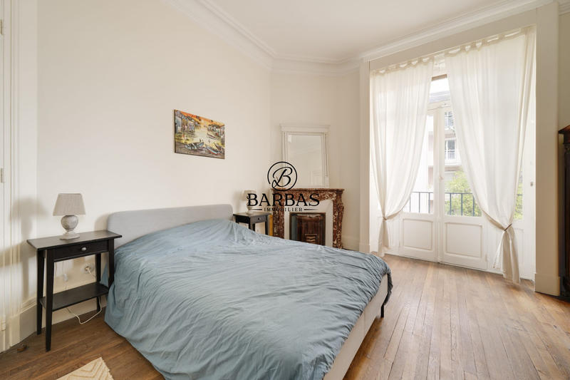 Bureau - 577 m² - 11 pièces