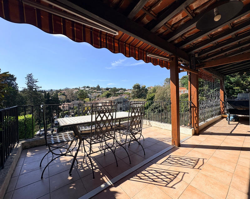 Villa - 140 m² - 5 pièces