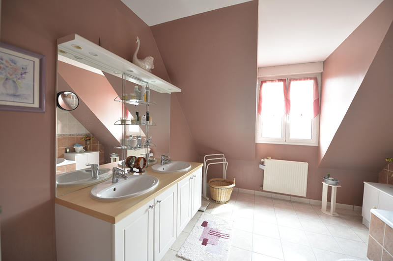 Maison - 290 m² - 7 pièces