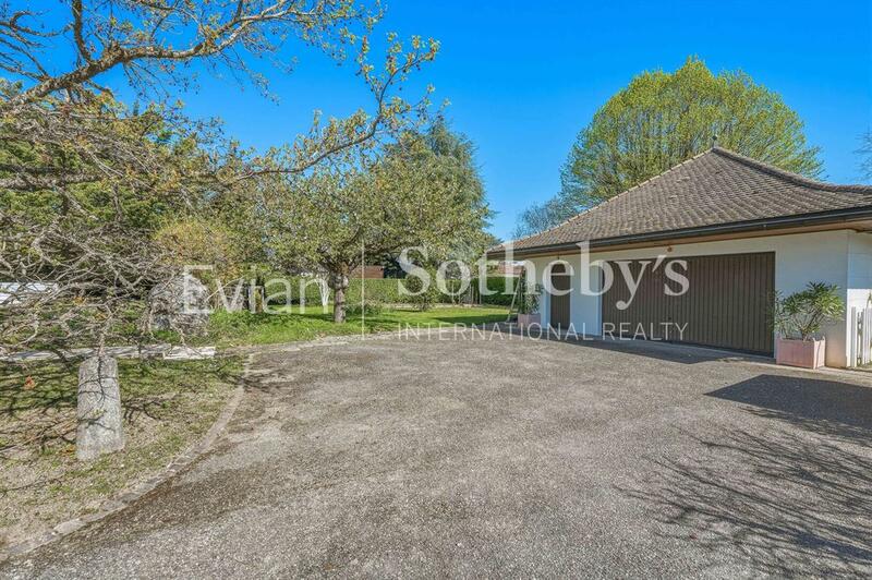 Maison - 342 m² - 9 pièces