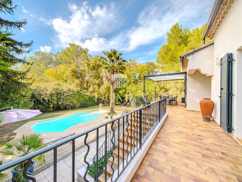 Villa - 170 m² - 7 pièces