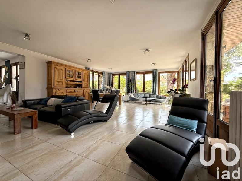 Maison - 255 m² - 10 pièces