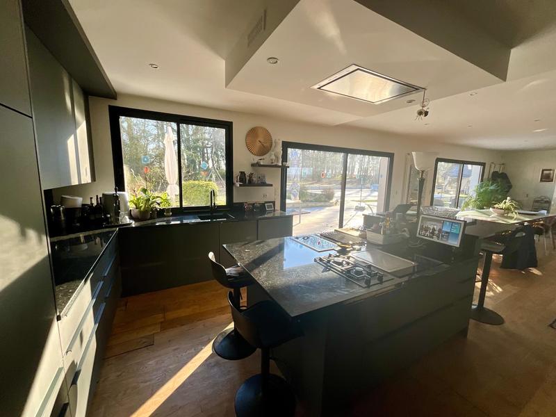 Propriété - 350 m² - 6 pièces