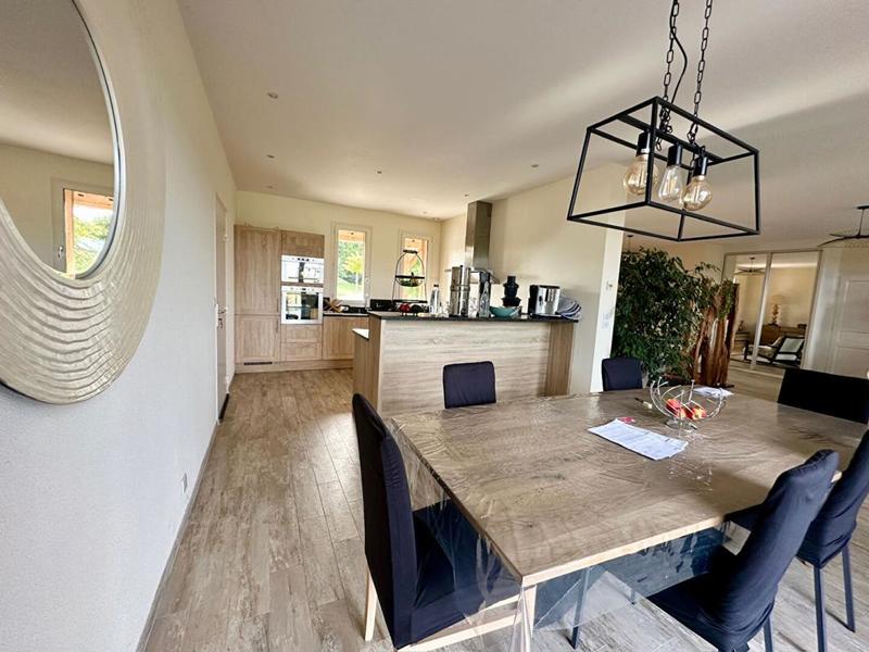 Maison - 172 m² - 5 pièces