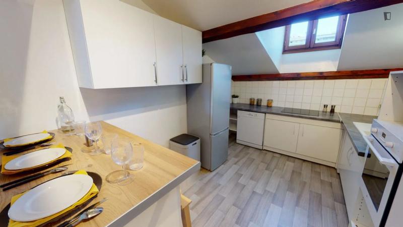 Chambre - 18 m² - 5 pièces