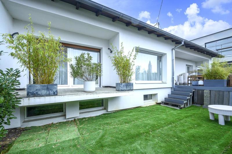 Maison - 268 m² - 6 pièces