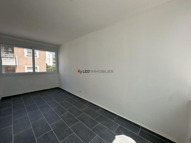 Immeuble - 147 m² - 6 pièces