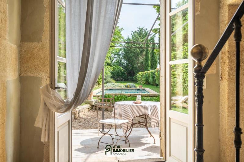 Mas - 300 m² - 7 pièces