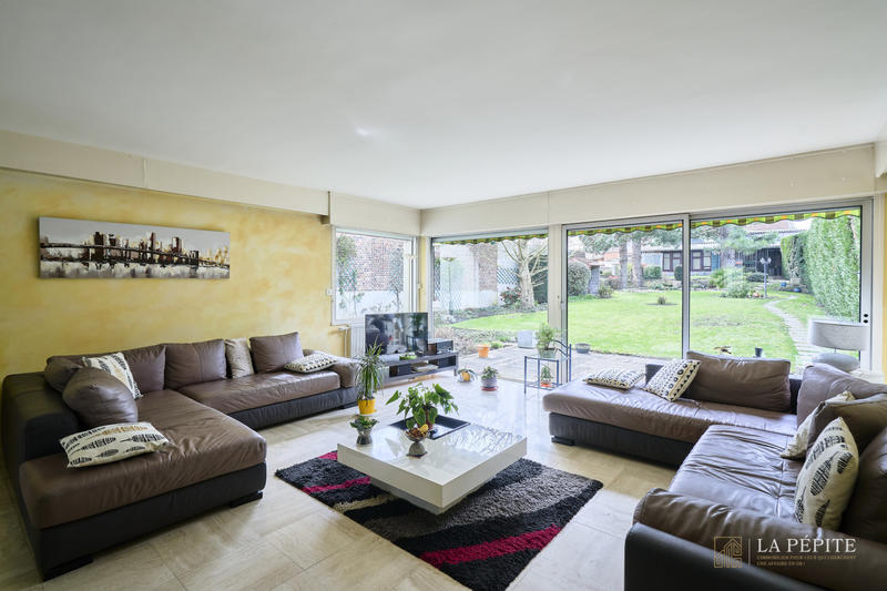 Maison - 288 m² - 8 pièces