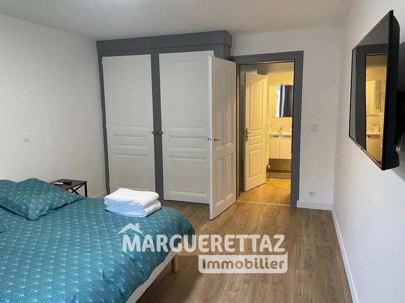 Maison - 255 m² - 9 pièces