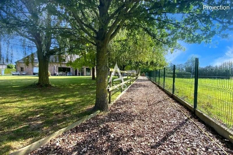 Maison - 275 m² - 8 pièces