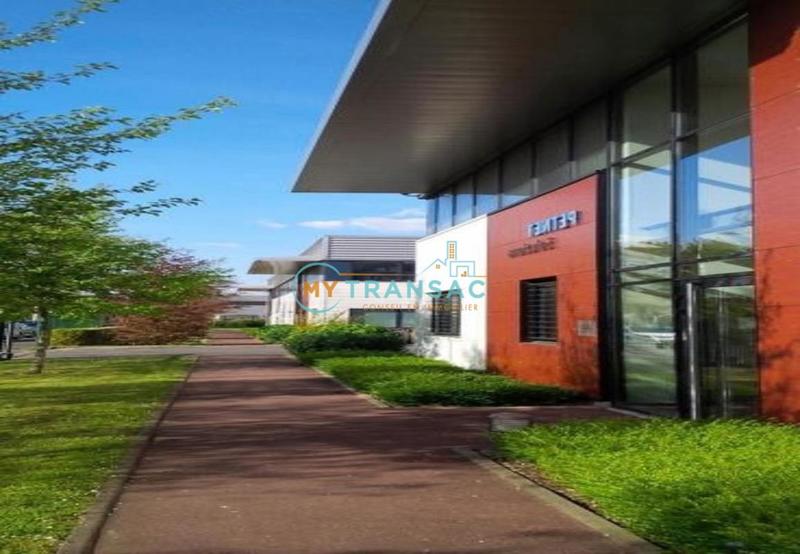 Local d'activité / Entrepôt - 122 m²