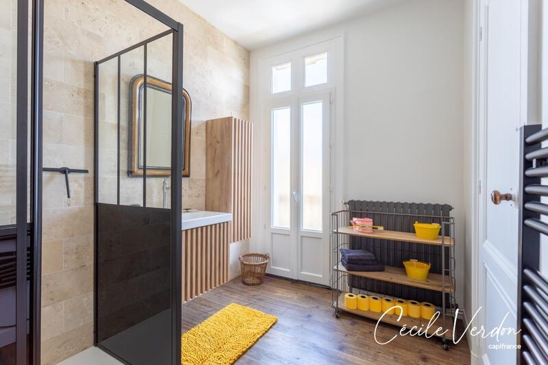 Maison en pierre - 200 m² - 8 pièces