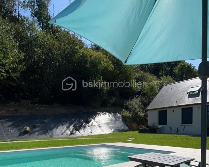 Propriété - 236 m² - 9 pièces