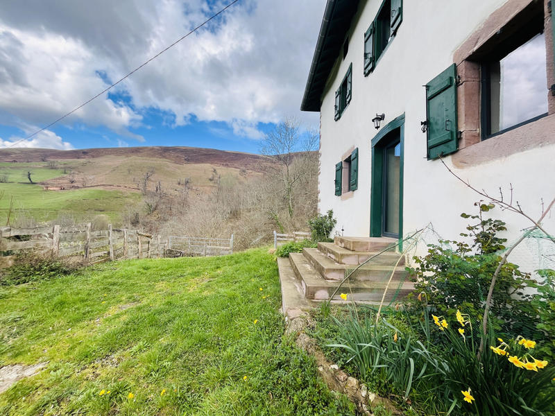 Maison - 157 m² - 9 pièces