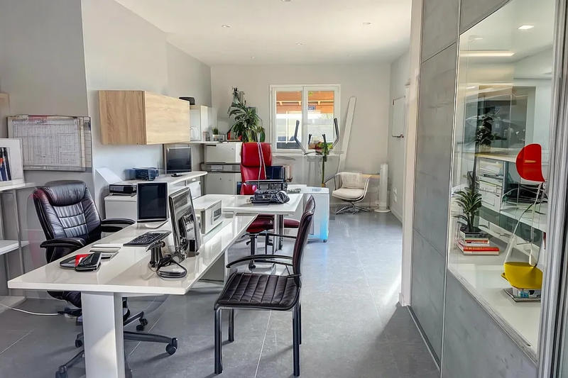 Maison - 198 m² - 6 pièces