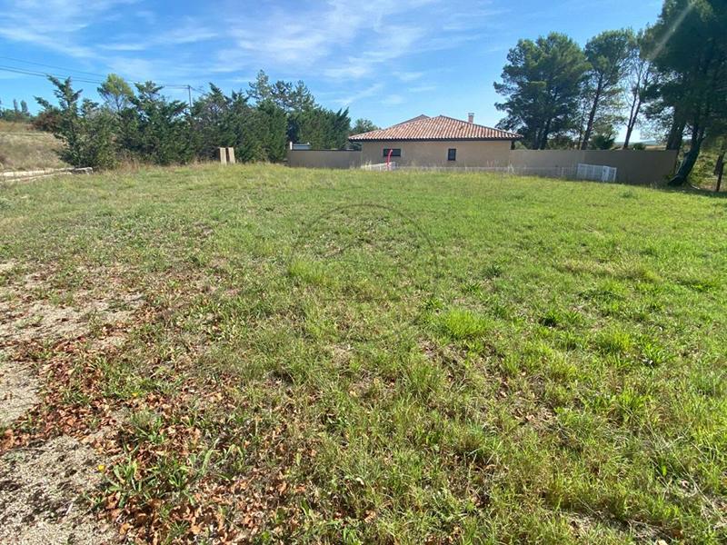 Terrain constructible - 1 550 m²