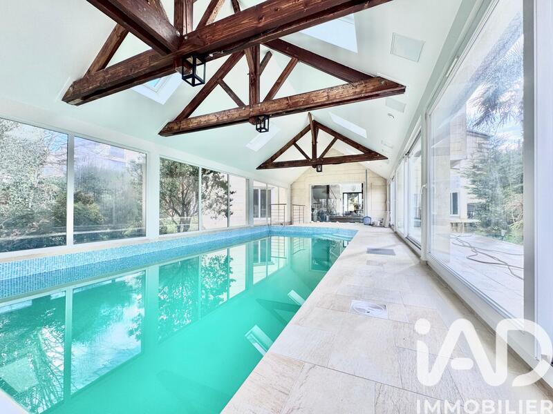 Maison - 361 m² - 10 pièces