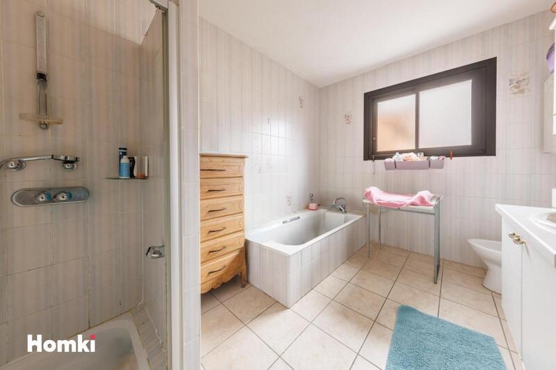 Maison - 200 m² - 6 pièces