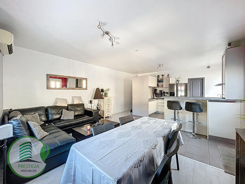 Appartement - 90 m² - 4 pièces