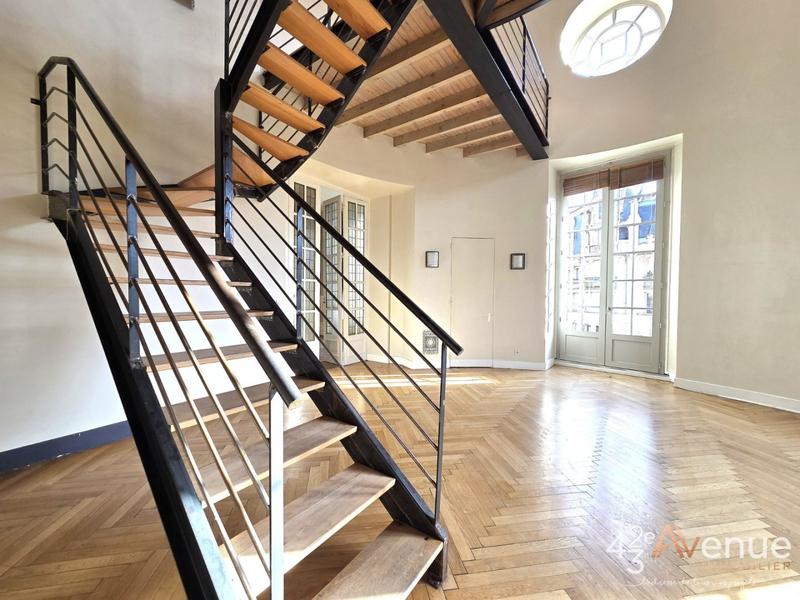 Appartement - 146 m² - 4 pièces