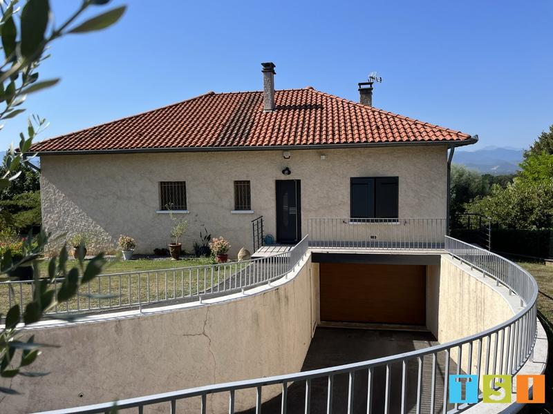 Maison - 215 m² - 7 pièces