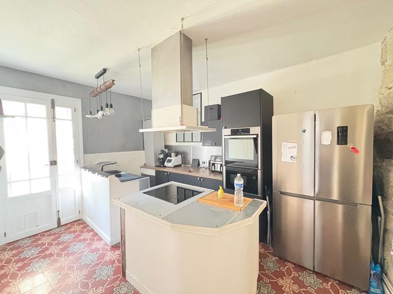 Demeure - 221 m² - 7 pièces