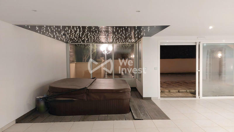 Maison - 295 m² - 9 pièces