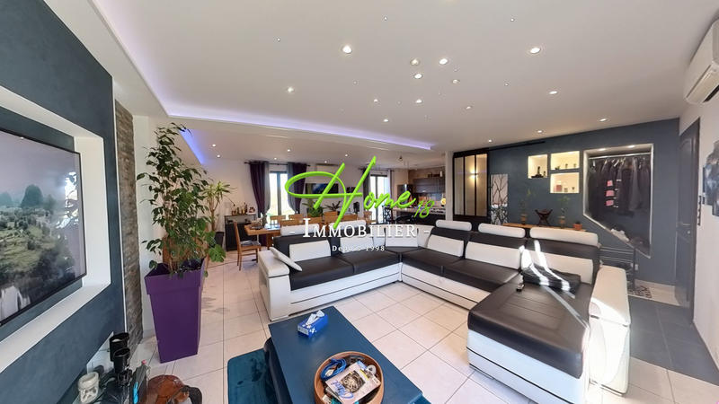 Maison - 98 m² - 5 pièces