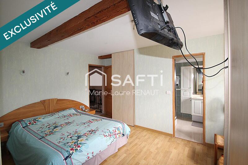 Maison - 270 m² - 9 pièces