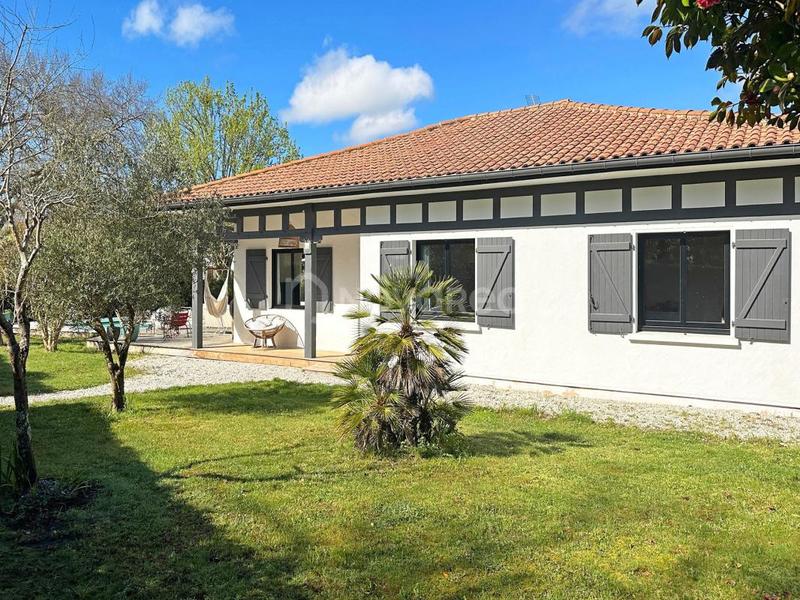 Maison - 140 m² - 5 pièces