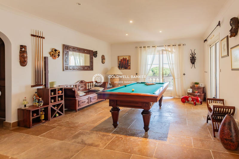 Maison - 400 m² - 6 pièces