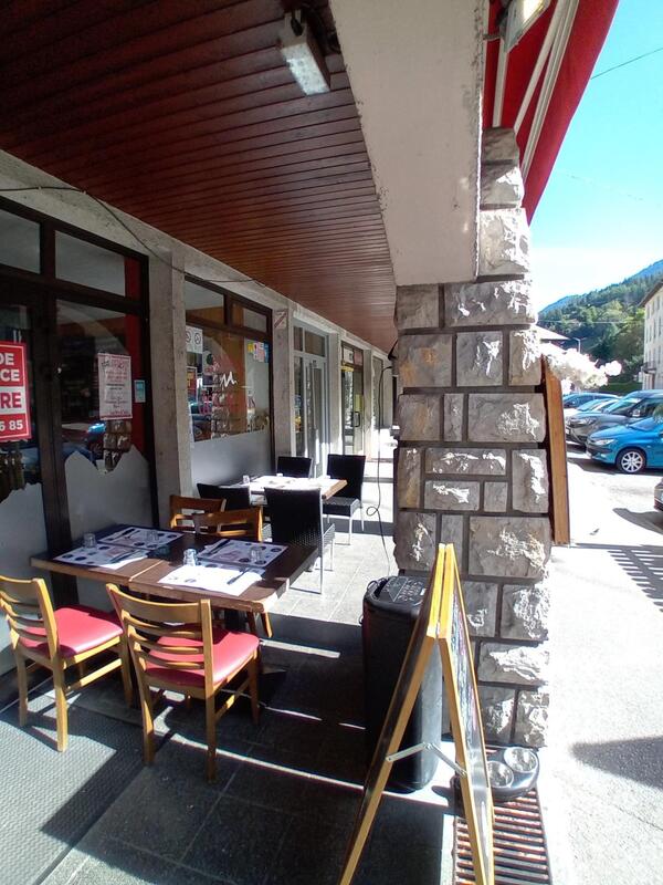 Local commercial - 84 m² - 3 pièces