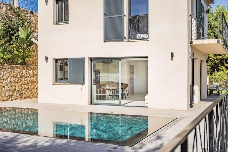 Maison - 200 m² - 6 pièces