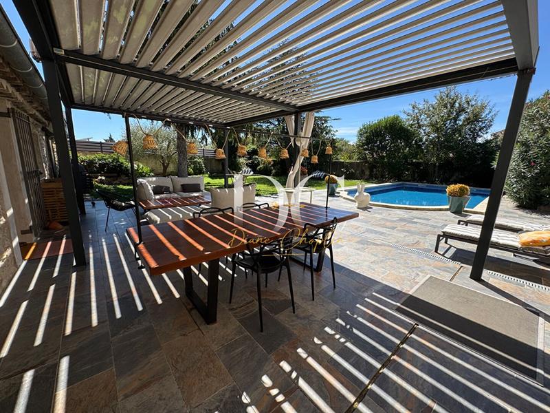 Mas - 255 m² - 8 pièces