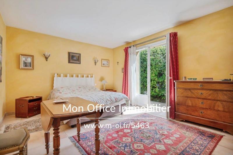 Maison - 230 m² - 7 pièces