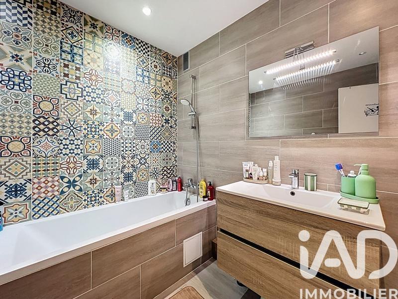 Appartement - 97 m² - 5 pièces