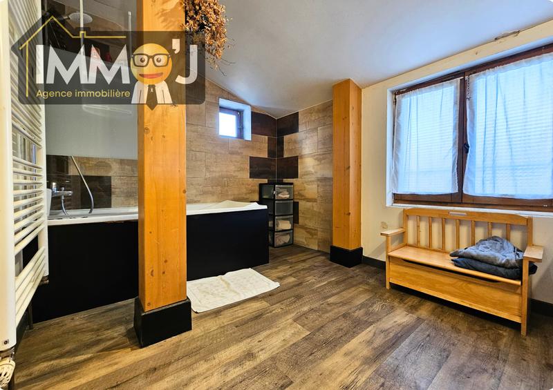 Maison - 95 m² - 6 pièces