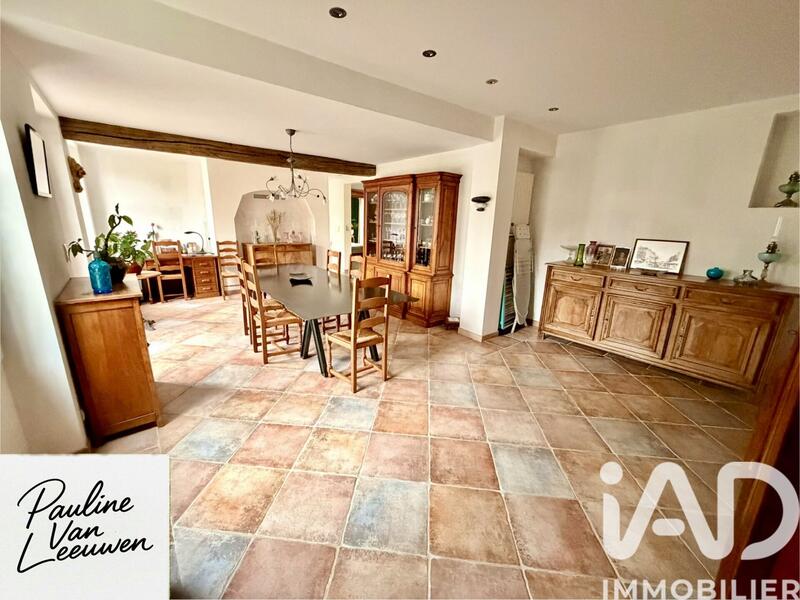 Maison - 235 m² - 8 pièces